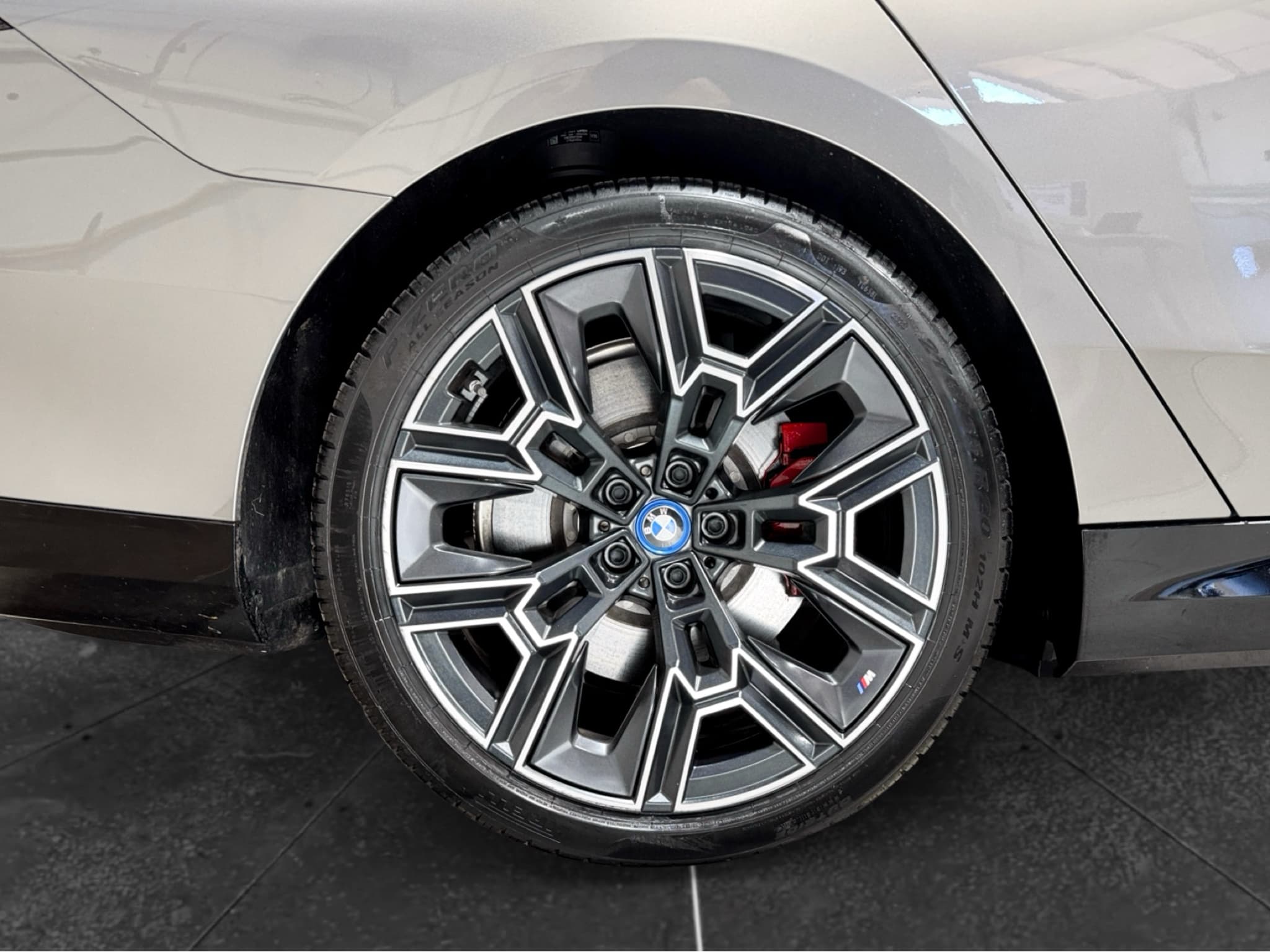 2024 BMW i5 view 34