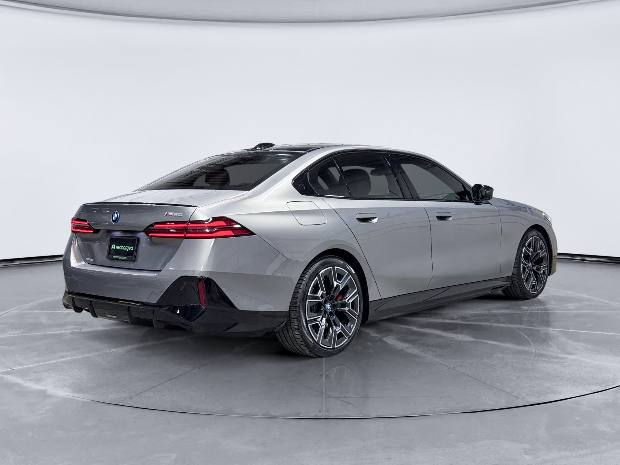 2024 BMW i5 view 3