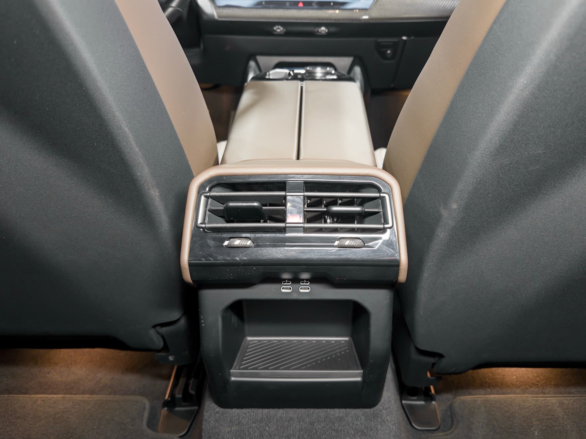 2024 BMW i5 view 20
