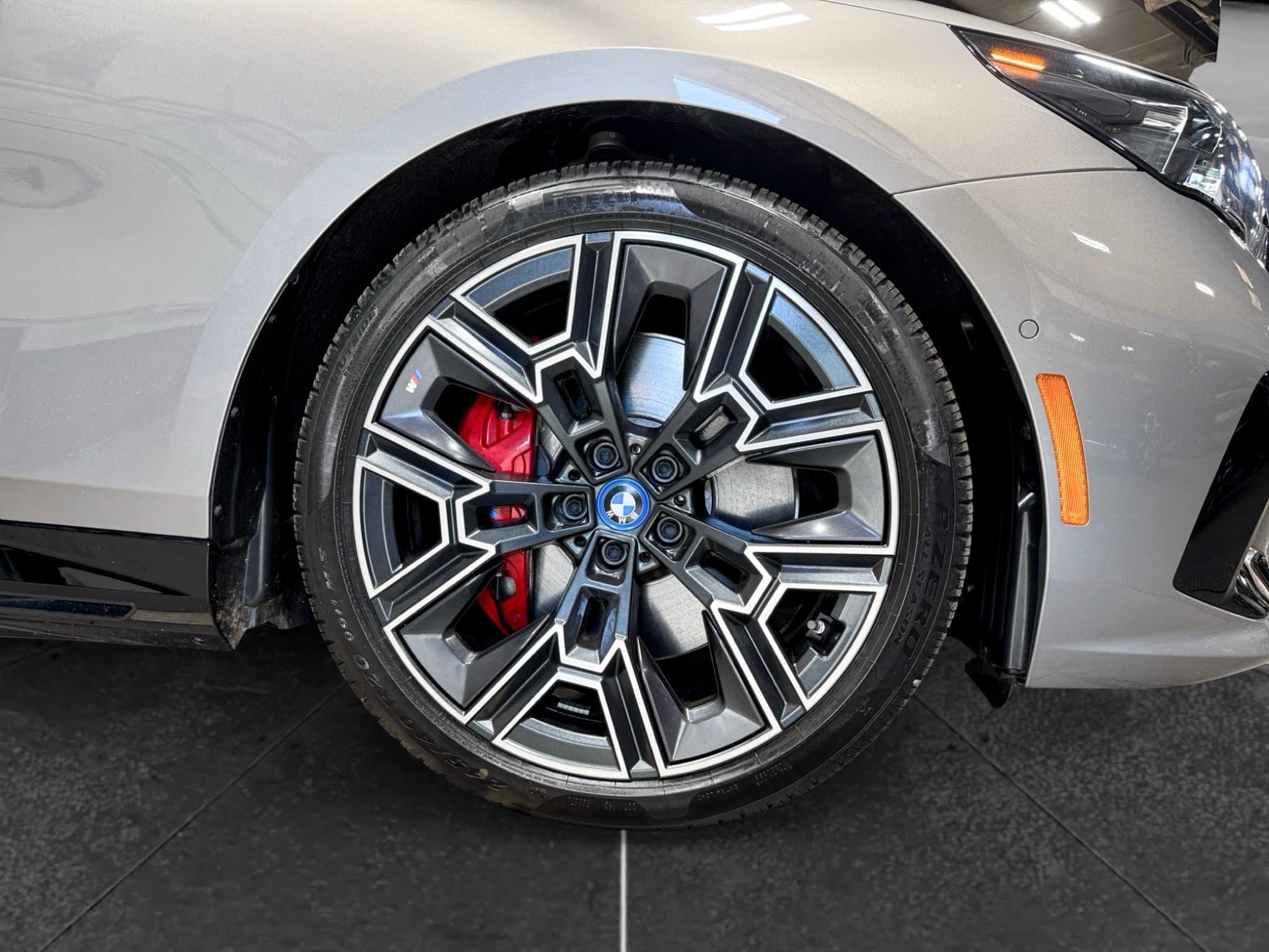 2024 BMW i5 view 32