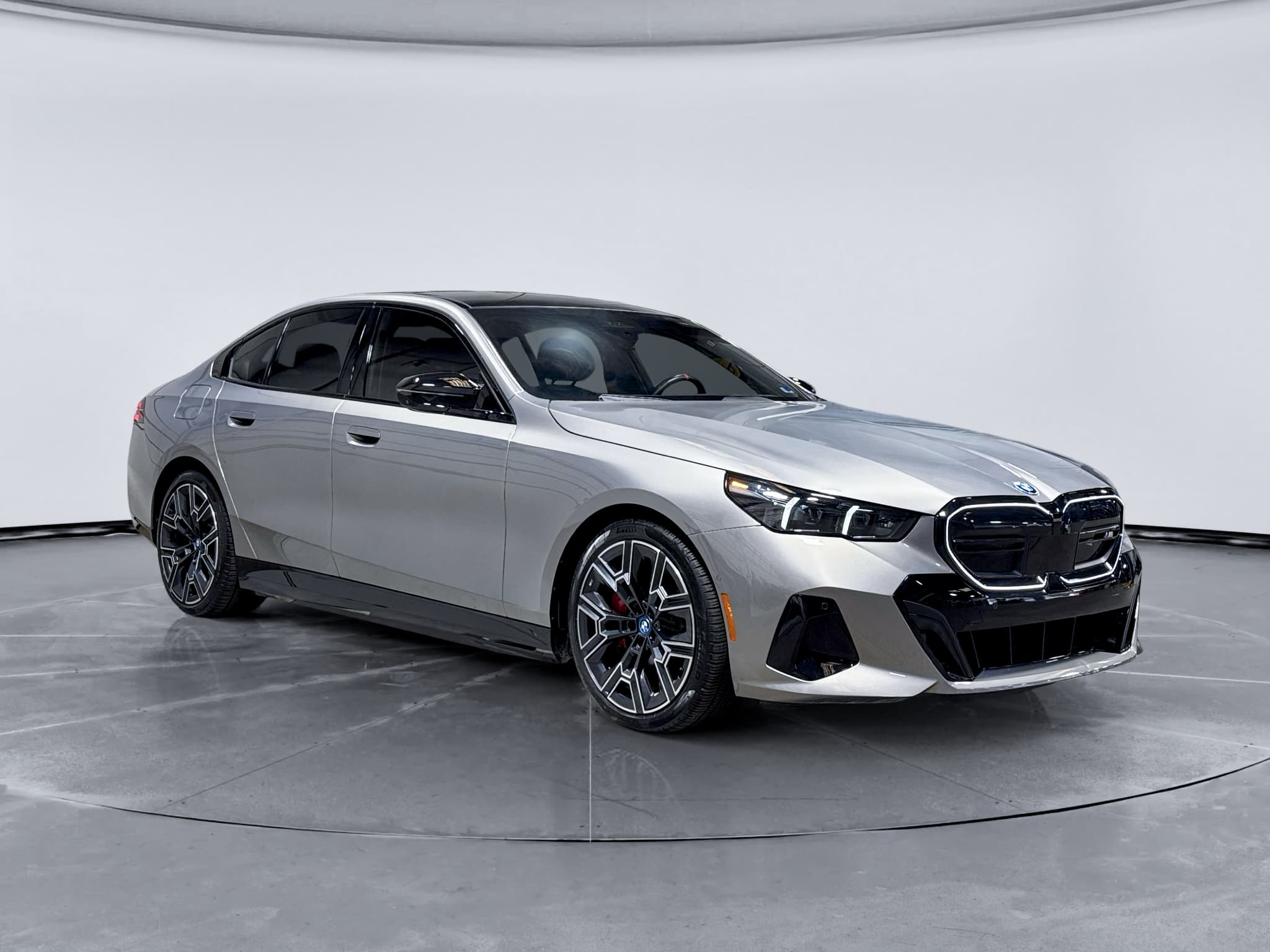 2024 BMW i5 view 4