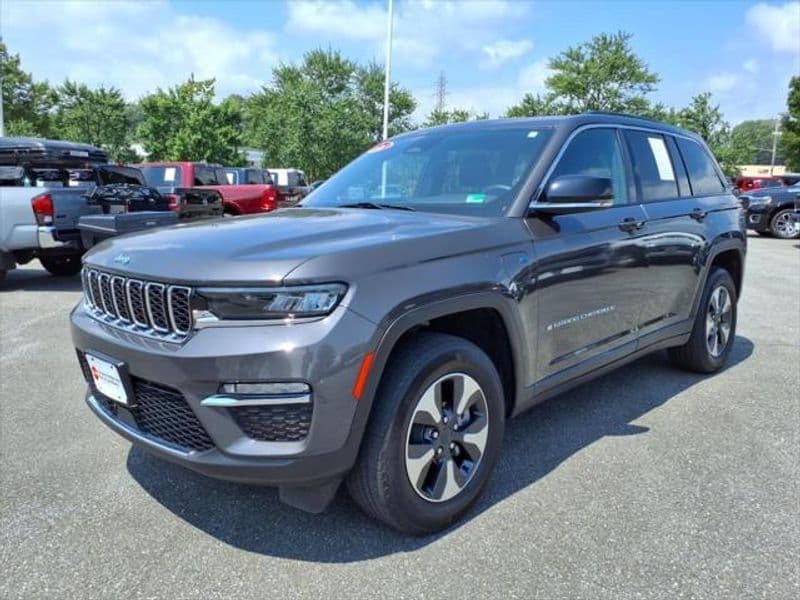 2024 Jeep Grand Cherokee 4xe view 8