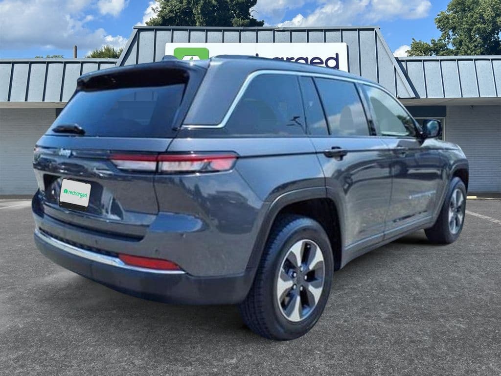 2024 Jeep Grand Cherokee 4xe view 8
