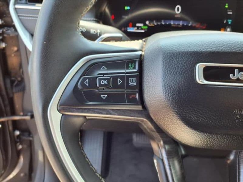 2024 Jeep Grand Cherokee 4xe view 18