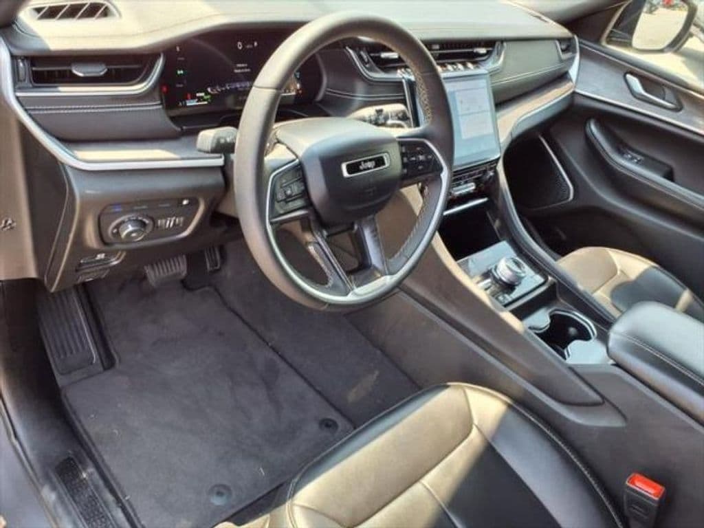 2024 Jeep Grand Cherokee 4xe view 12