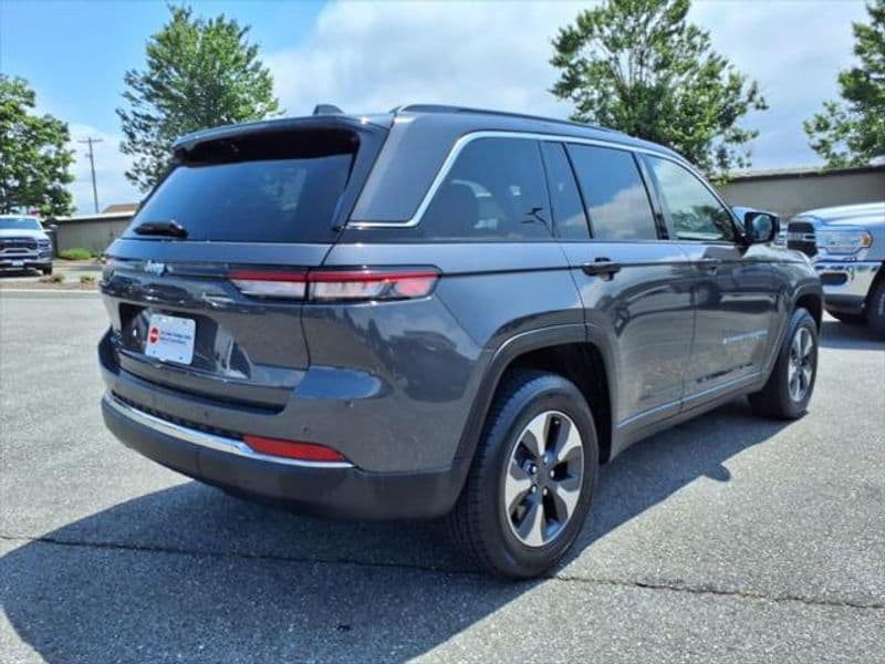 2024 Jeep Grand Cherokee 4xe view 4