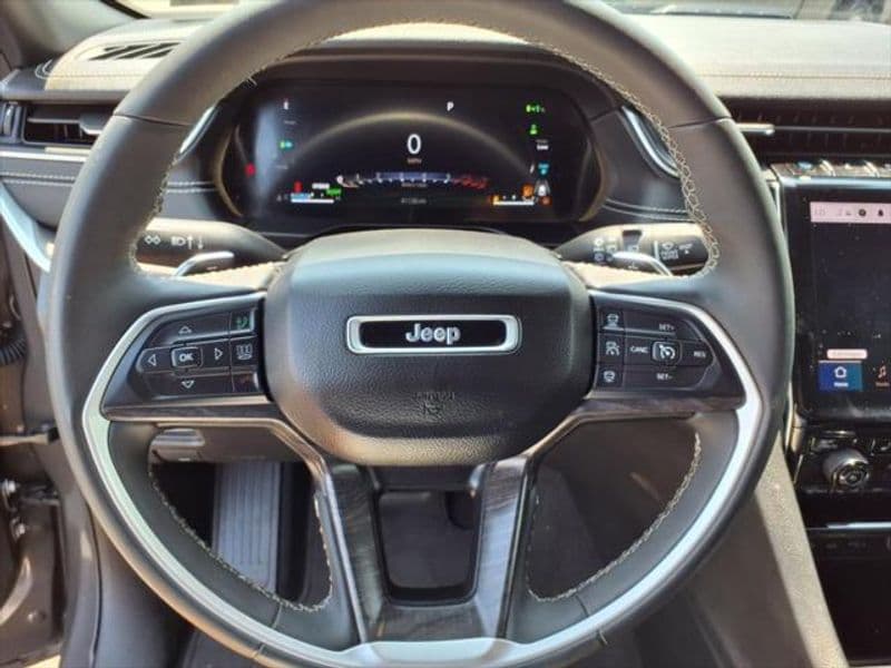 2024 Jeep Grand Cherokee 4xe view 17