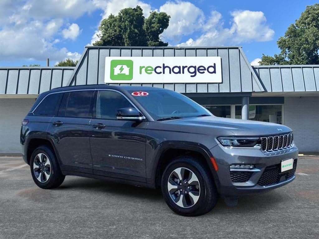 2024 Jeep Grand Cherokee 4xe view 3
