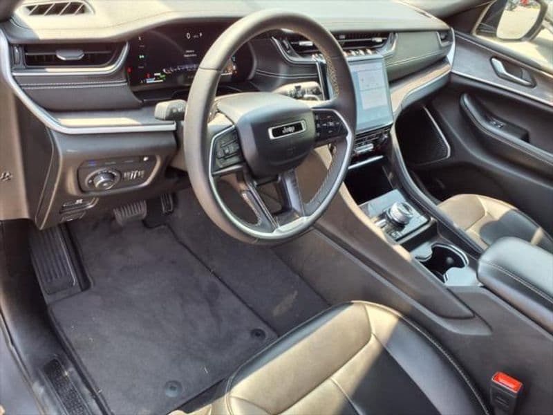 2024 Jeep Grand Cherokee 4xe view 12