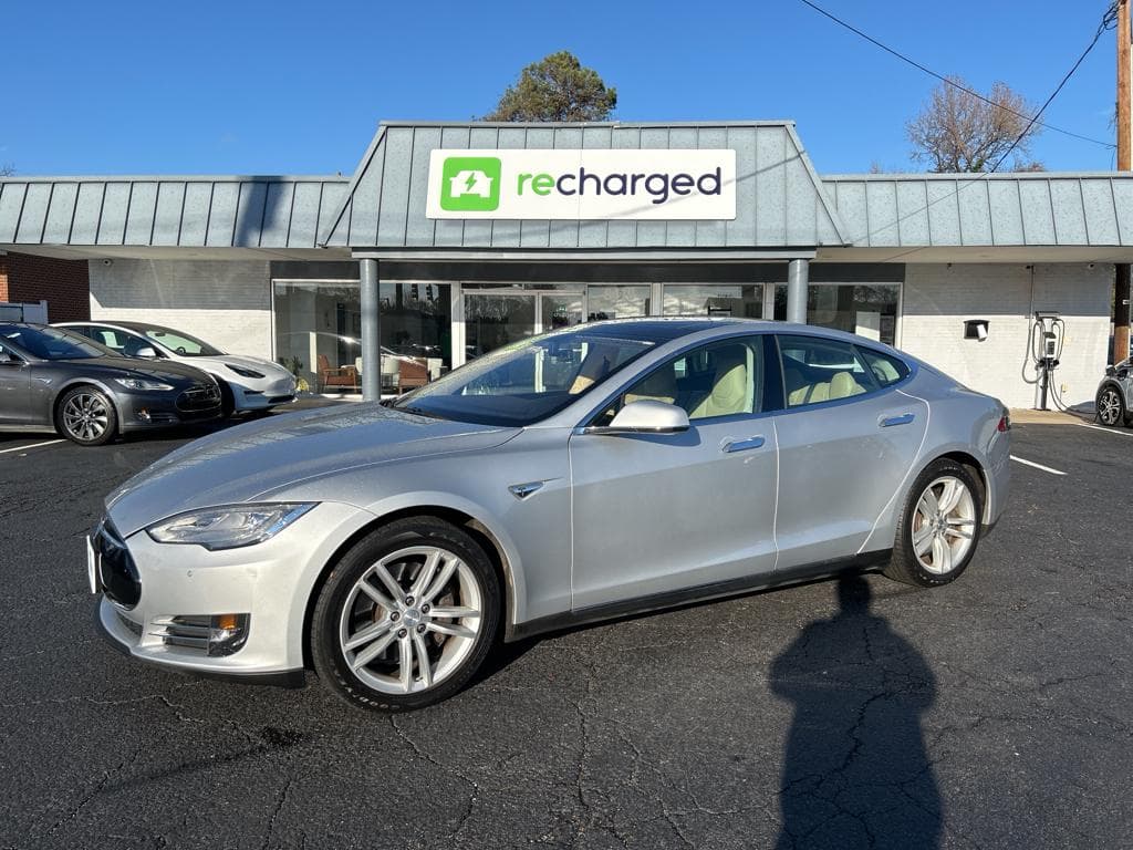 2014 Tesla Model S view 2