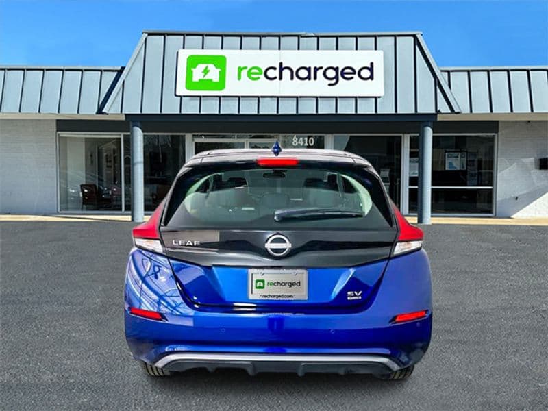 2023 Nissan LEAF view 5
