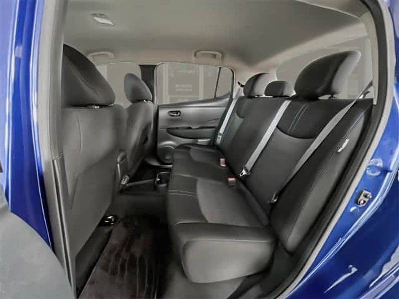 2023 Nissan LEAF view 10