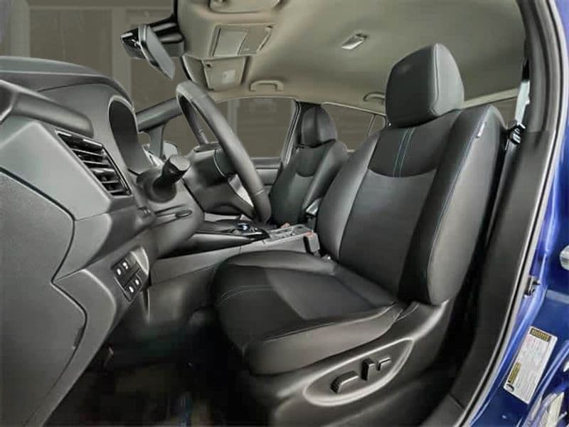 2023 Nissan LEAF view 12