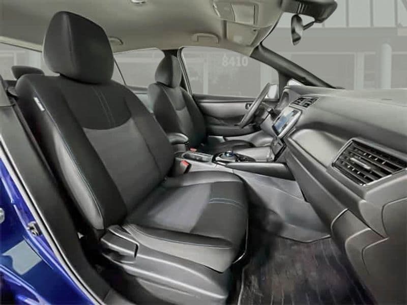 2023 Nissan LEAF view 13