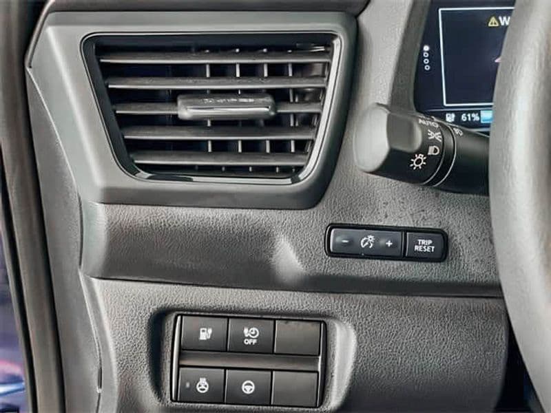 2023 Nissan LEAF view 16