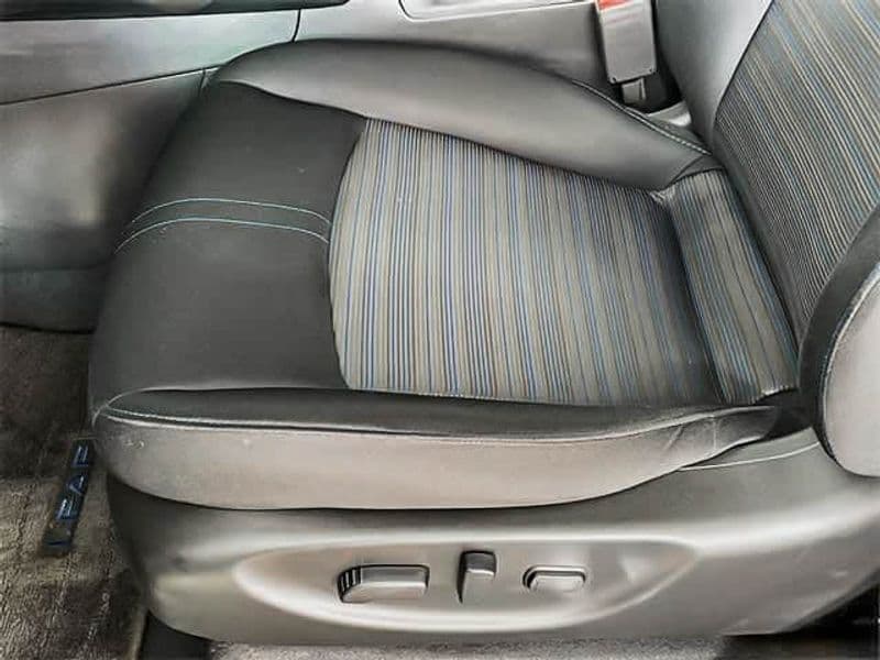 2023 Nissan LEAF view 22