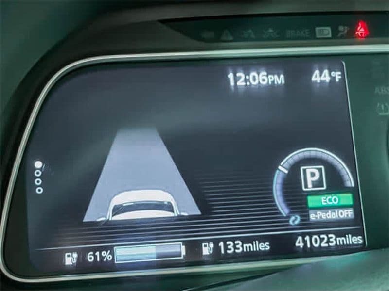 2023 Nissan LEAF view 24
