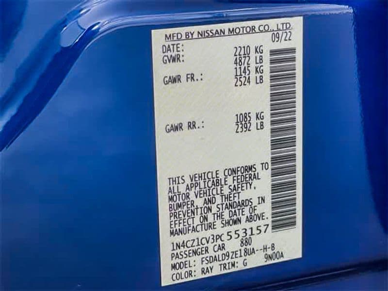 2023 Nissan LEAF view 30