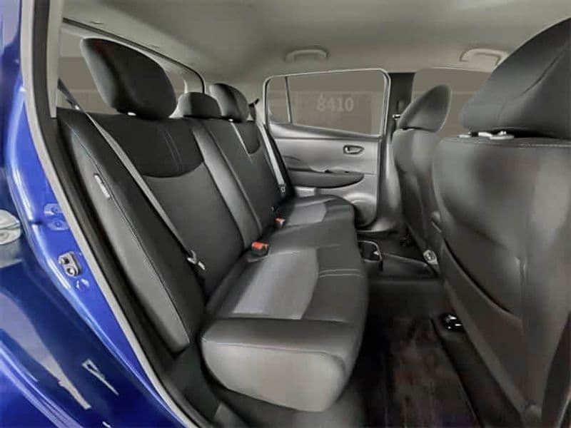 2023 Nissan LEAF view 14