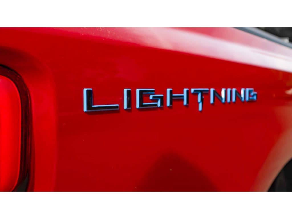 2023 Ford F-150 Lightning view 17