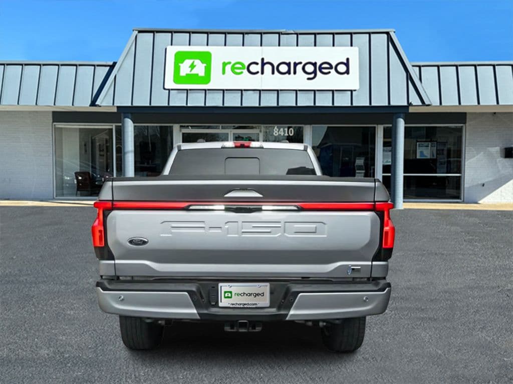2022 Ford F-150 Lightning view 4