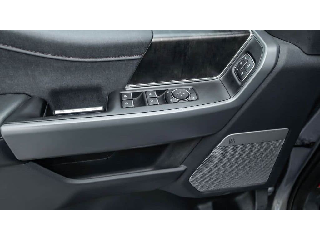 2022 Ford F-150 Lightning view 6