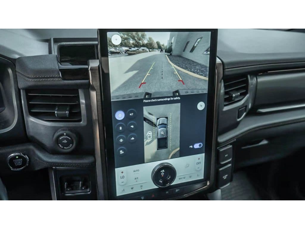2022 Ford F-150 Lightning view 11