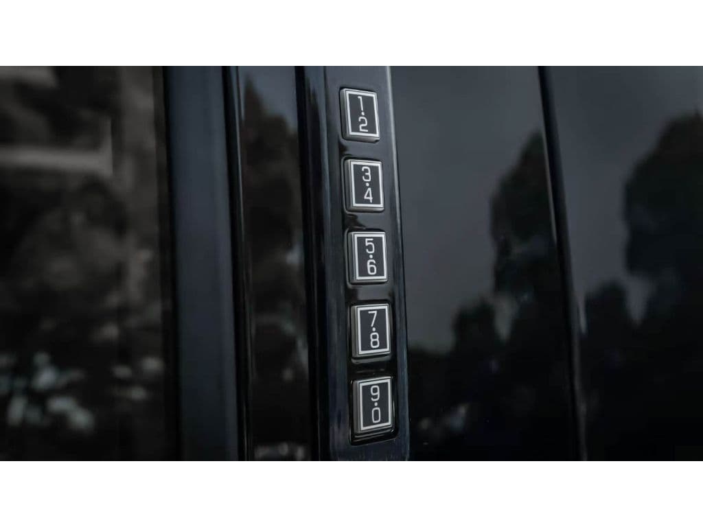 2022 Ford F-150 Lightning view 24