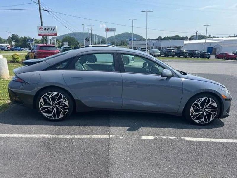 2024 Hyundai IONIQ 6 view 6