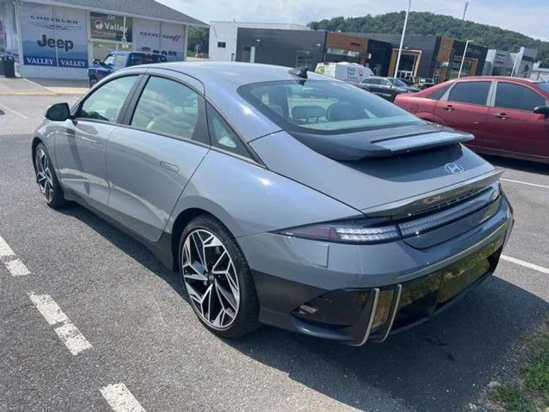 2024 Hyundai IONIQ 6 view 3