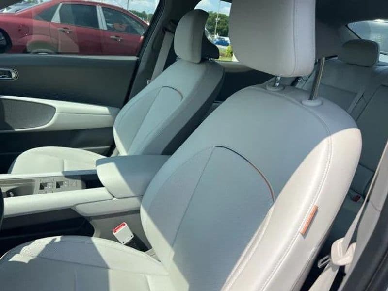2024 Hyundai IONIQ 6 view 11