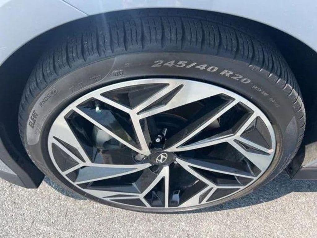 2024 Hyundai IONIQ 6 view 18