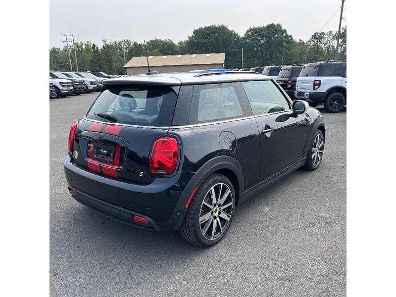 2022 MINI SE Hardtop view 3