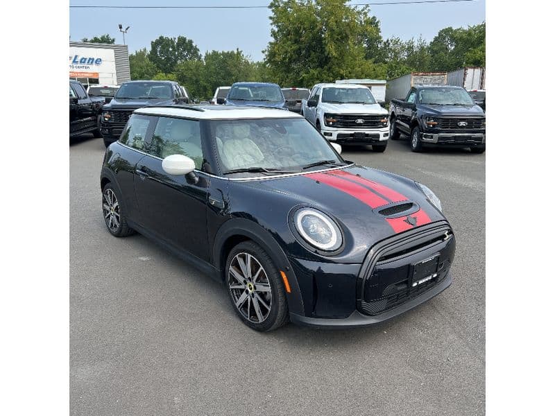2022 MINI SE Hardtop view 4