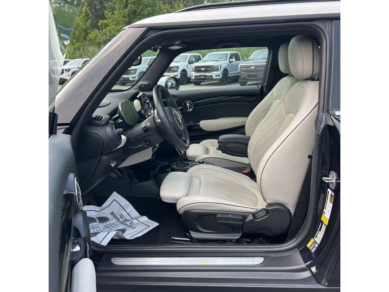2022 MINI SE Hardtop view 5