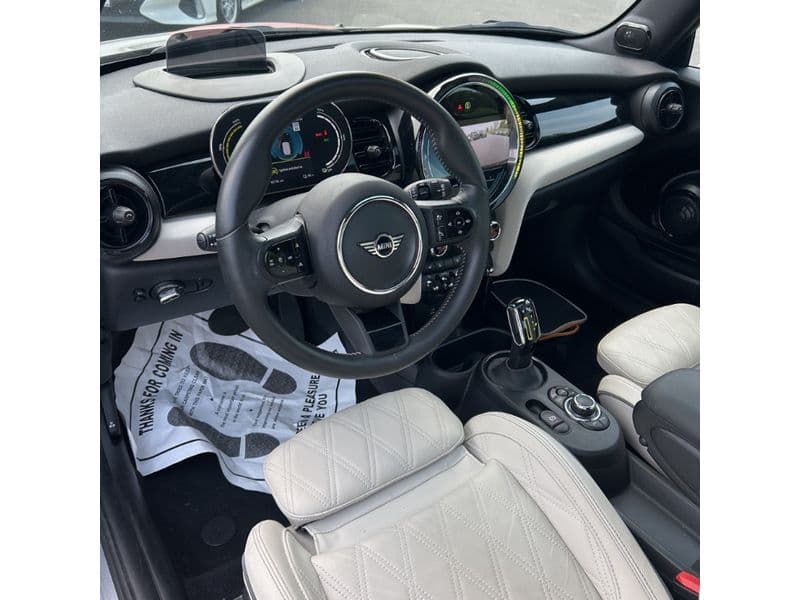 2022 MINI SE Hardtop view 7