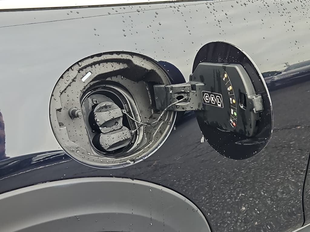 2022 MINI SE Hardtop view 5