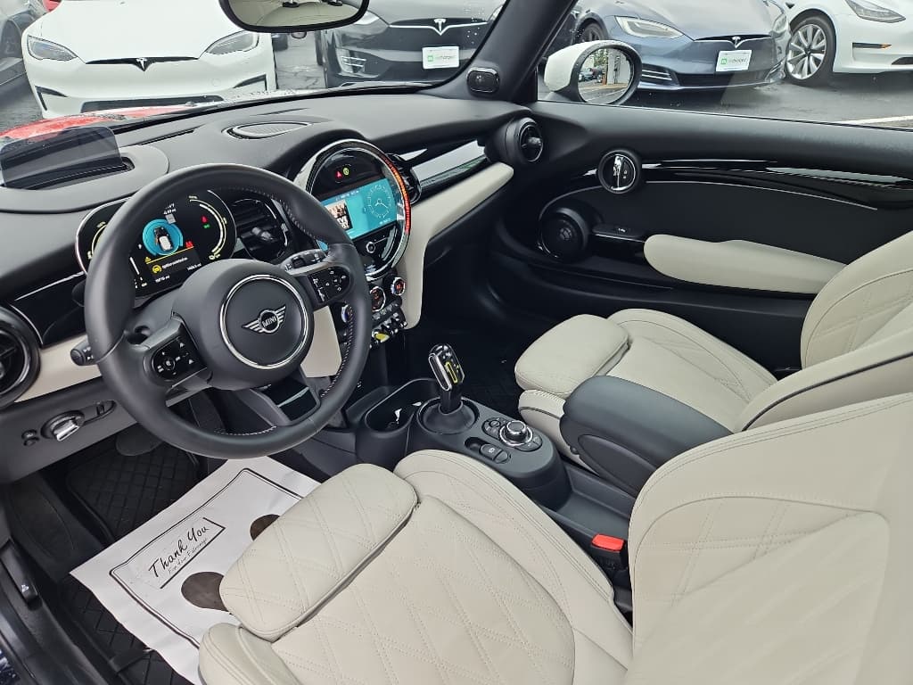 2022 MINI SE Hardtop view 17