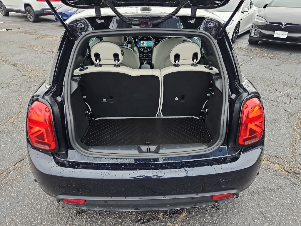 2022 MINI SE Hardtop view 16
