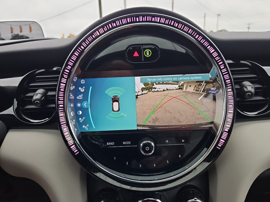 2022 MINI SE Hardtop view 13