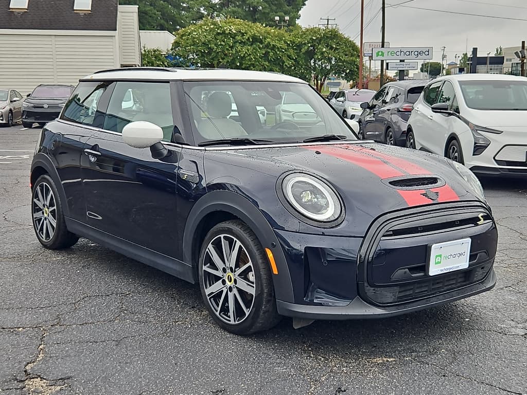 2022 MINI SE Hardtop view 4