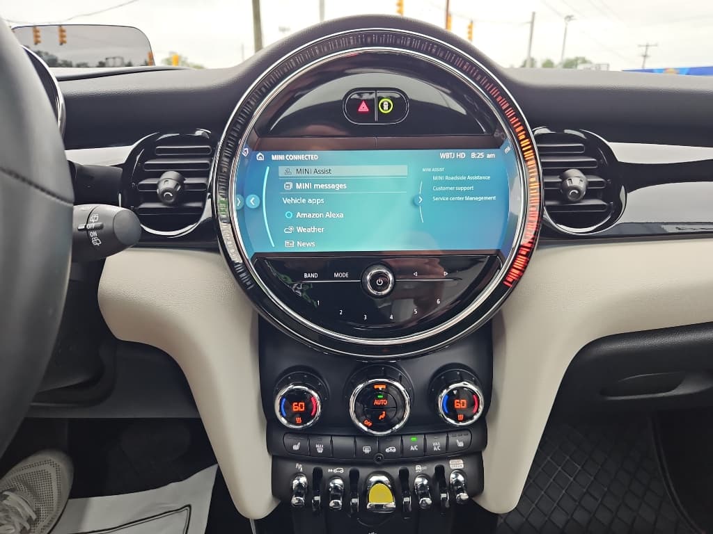 2022 MINI SE Hardtop view 12
