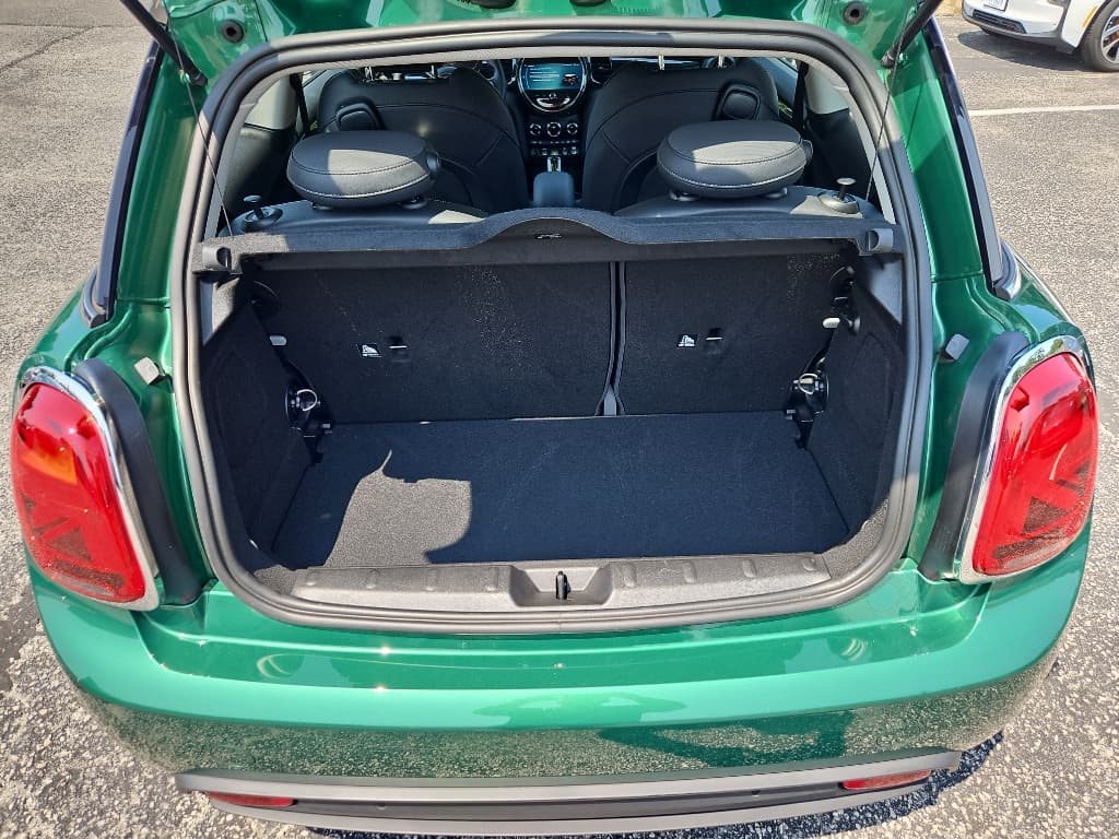 2023 MINI SE Hardtop view 20