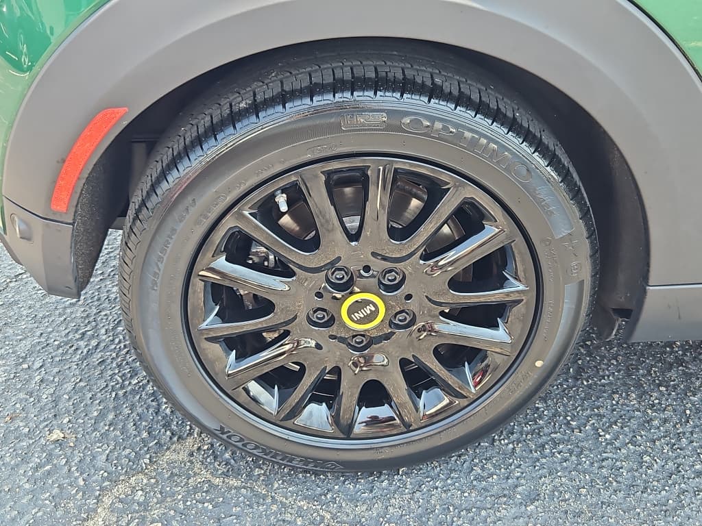 2023 MINI SE Hardtop view 26