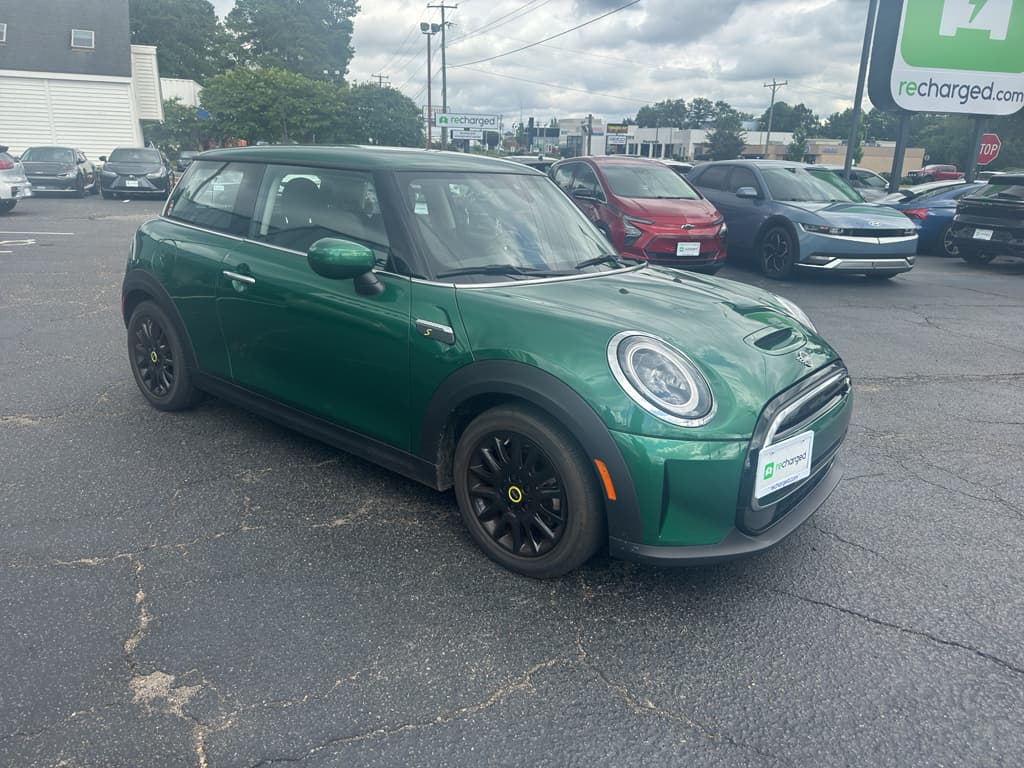 2023 MINI SE Hardtop view 4