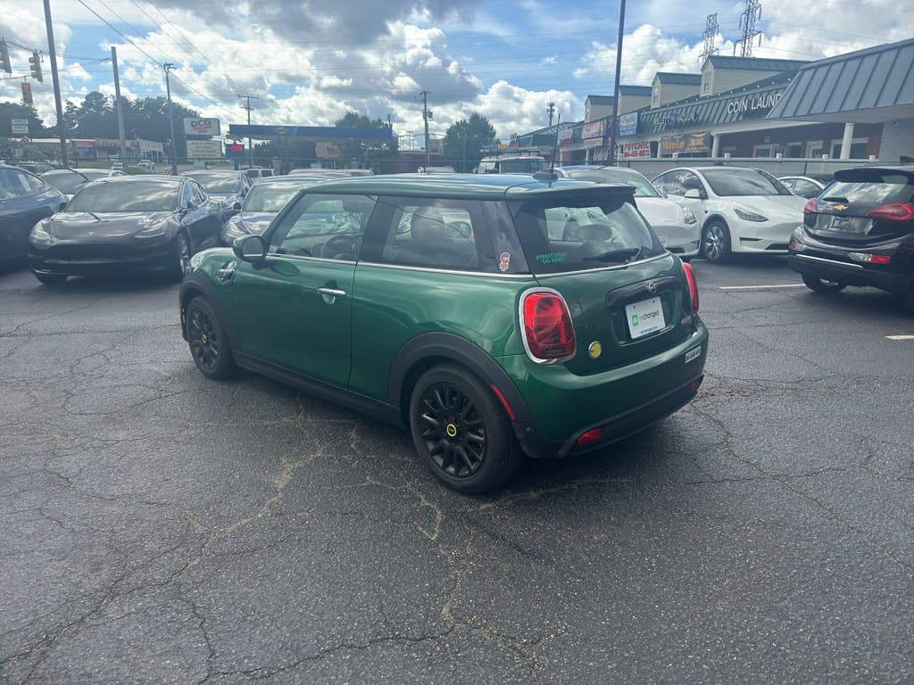 2023 MINI SE Hardtop view 2