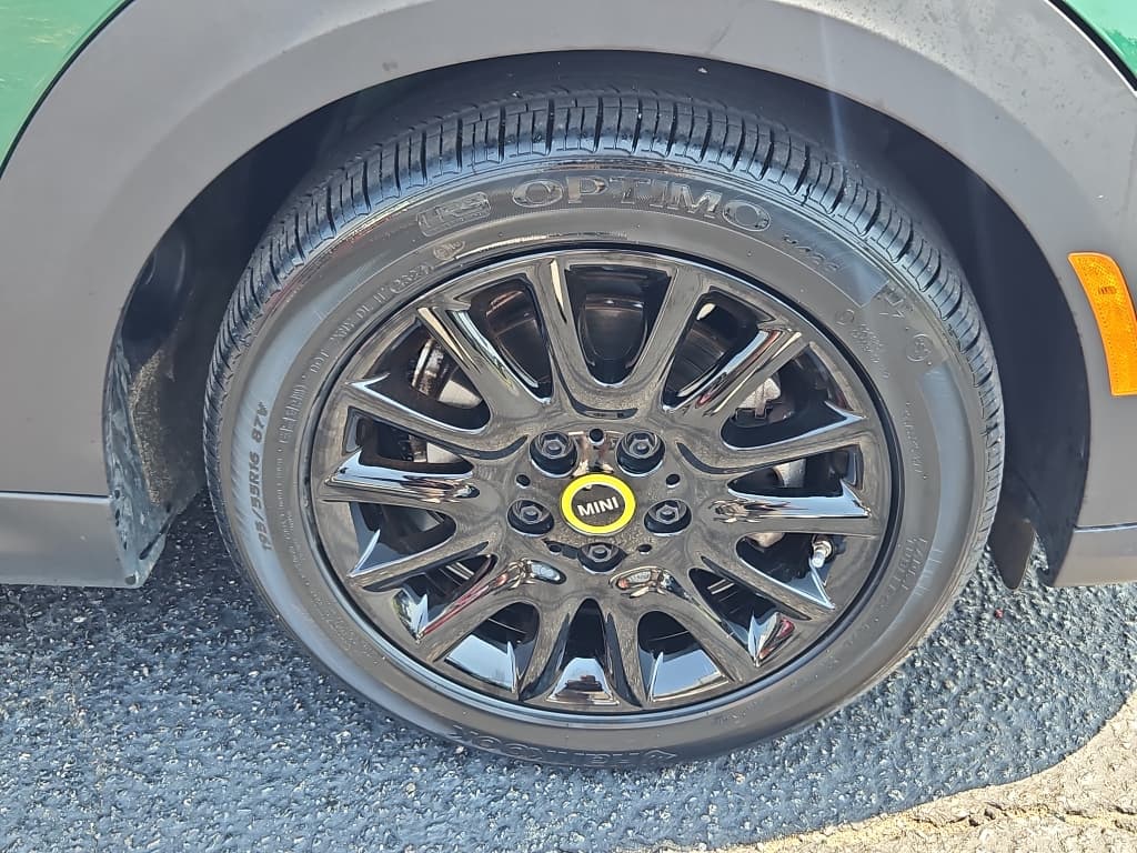 2023 MINI SE Hardtop view 28