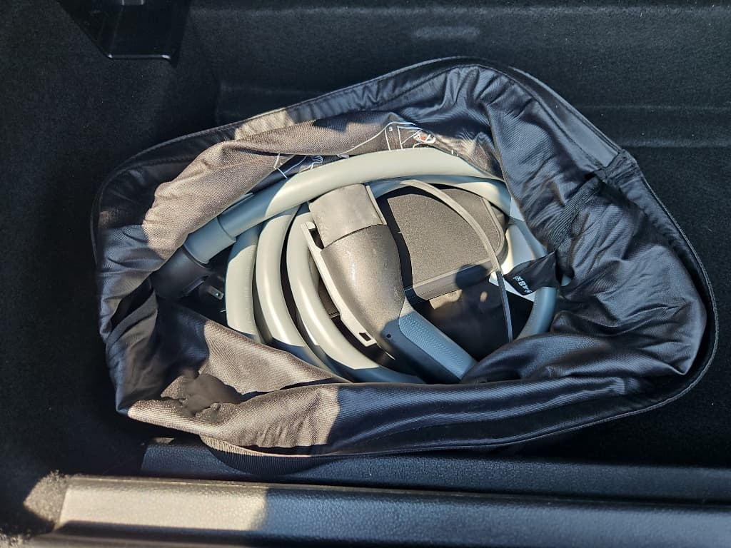 2023 MINI SE Hardtop view 6