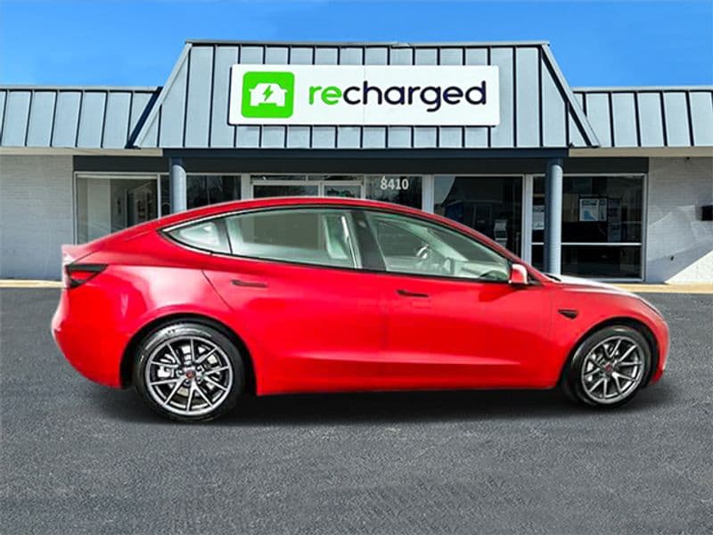 2023 Tesla Model 3 view 4