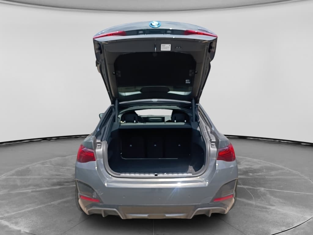 2025 BMW i4 view 4